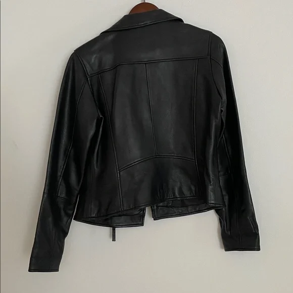 Elegant Black Leather Jacket - Picture 4 of 4
